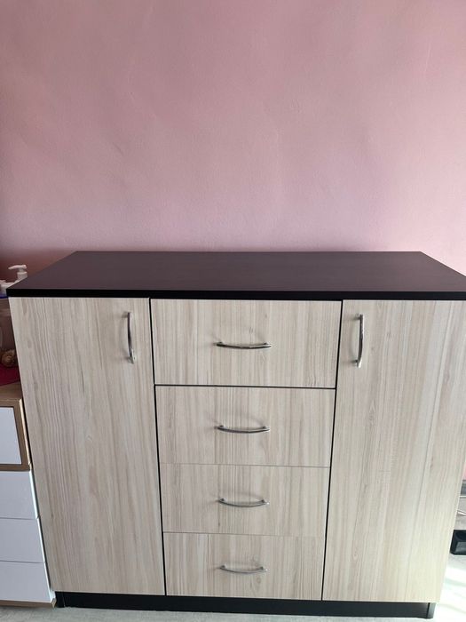 Продавам Скрин цвят Венге