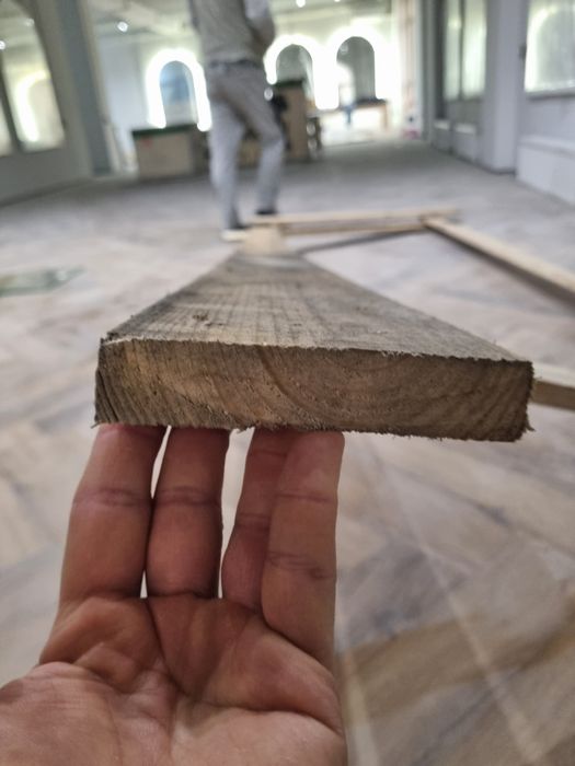 Брус агаш рейка дерево Доски стропила страпила опалубка