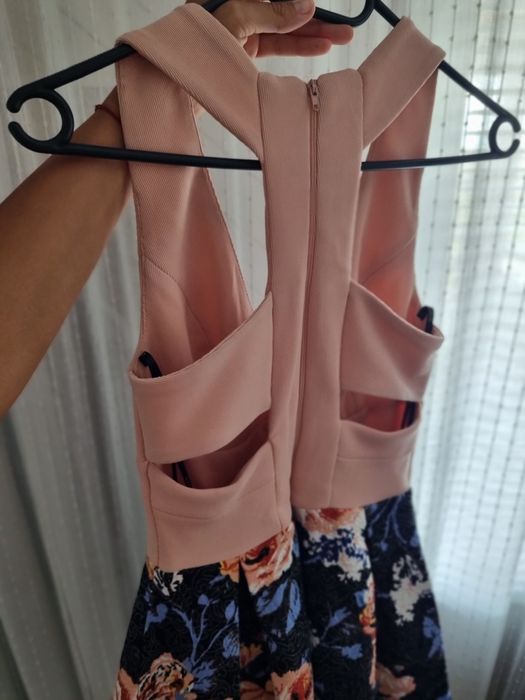 Рокля с ефектен гръб ASOS размер С