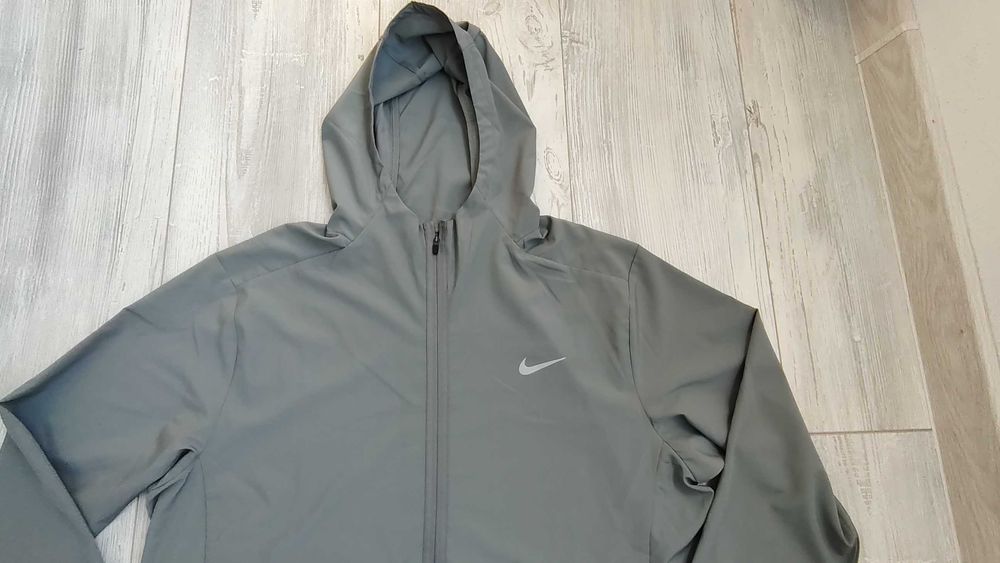 Ново мъжко яке за тренировки NIKE FORM HOODED VERSATILE JACKET р-р ХL