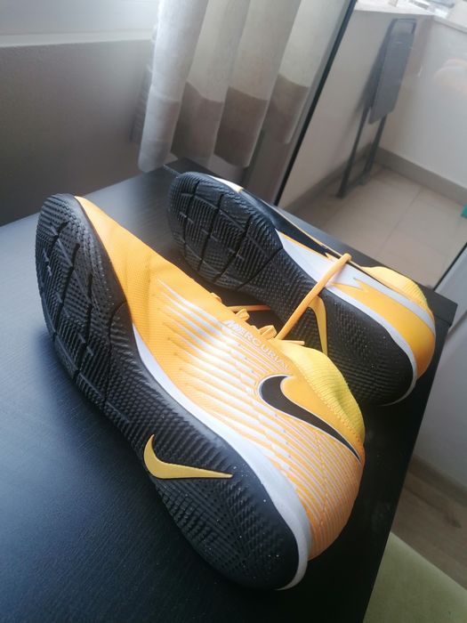 Нови футболни обувки Nike Mercurial, 43 номер