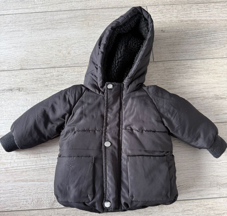 Lot haine pentru băiețel 80