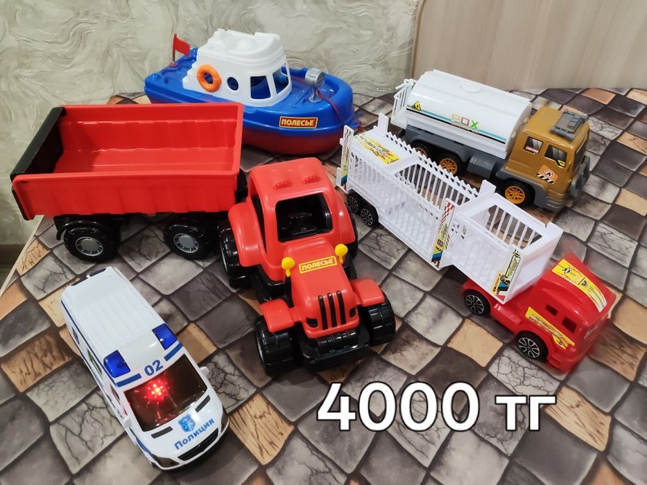 Продам детские машинки