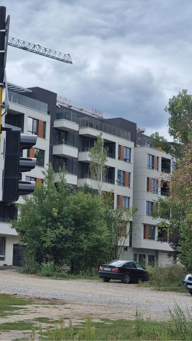 Многостаен 180м2 луксозен ремонт и обзавеждане