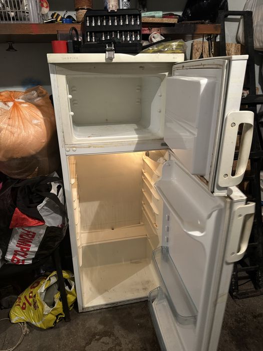 Холодильник electrolux на запчасти. НЕРАБОЧИЙ