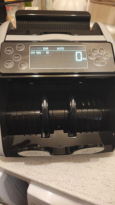 Детектор за фалшиви банкноти + професионален брояч