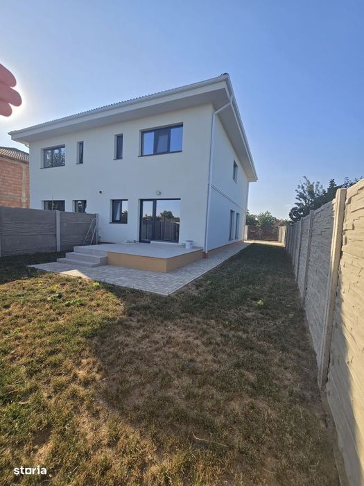 Duplex de Închiriat 4 camere 2 băi 700€ lângă Carrefour