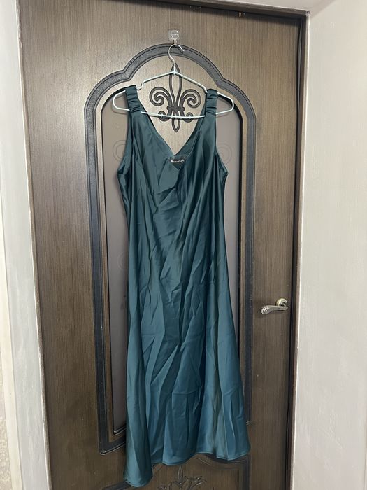 Продам платья за 8000 тг