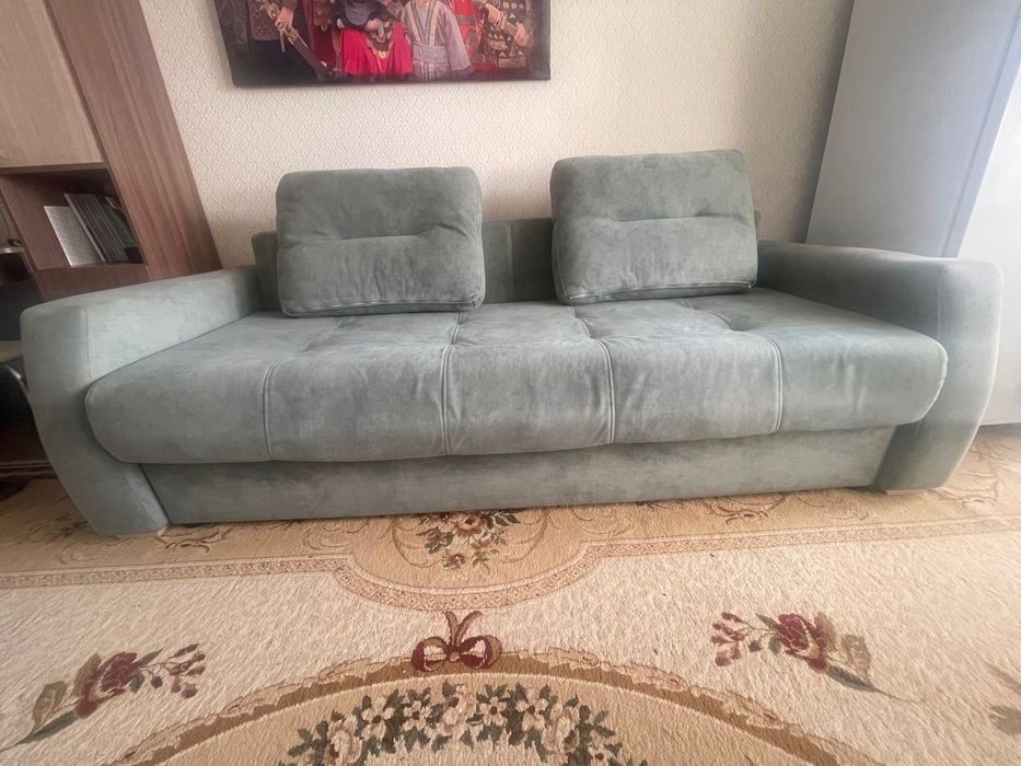 Срочно продаю диван