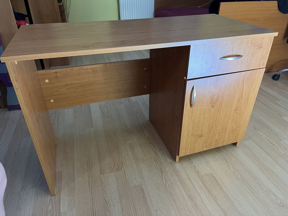 Бюро във добро състояние