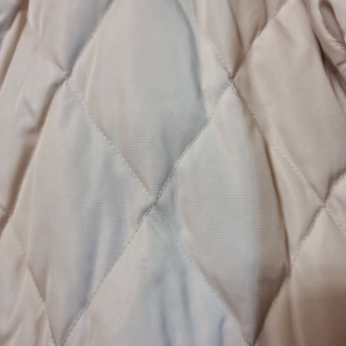 Geaca cu puf culoare crem deschis