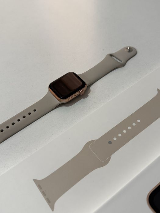 Apple Watch SE 40 мм 1-го поколения