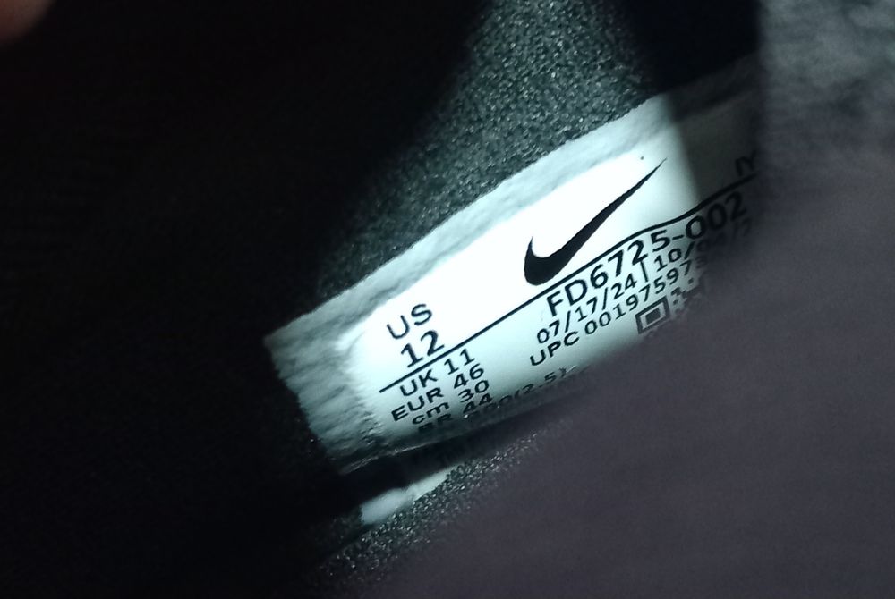 Ghete fotbal Nike Phantom luna 2