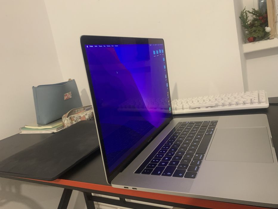 MacBook Pro 15” (2016) Touch Bar | i7 | 16GB RAM | SSD 1TB