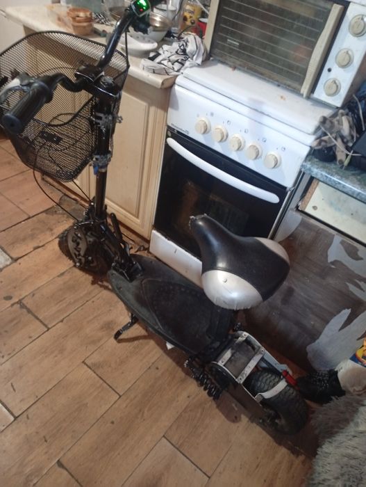 vind scuter electric si o bicigleta