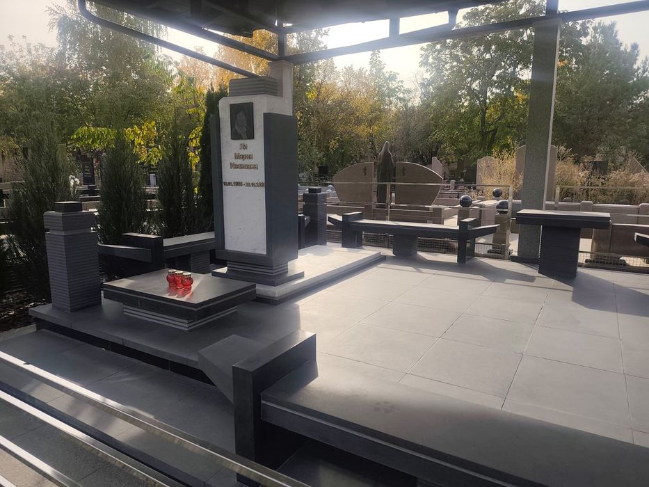 Памятники, благоустройство.