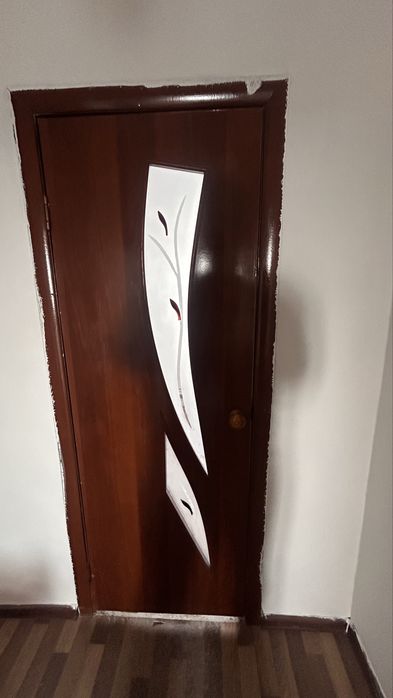 Продам двери 7шт очень дешево