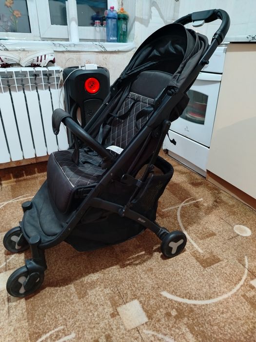 Коляска прогулочная