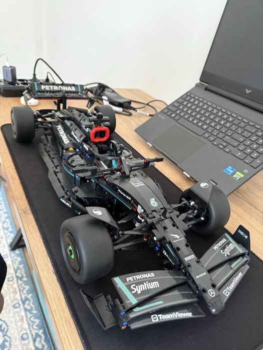 LEGO / Лего Конструктор реплика LEGO Technic в собранном виде