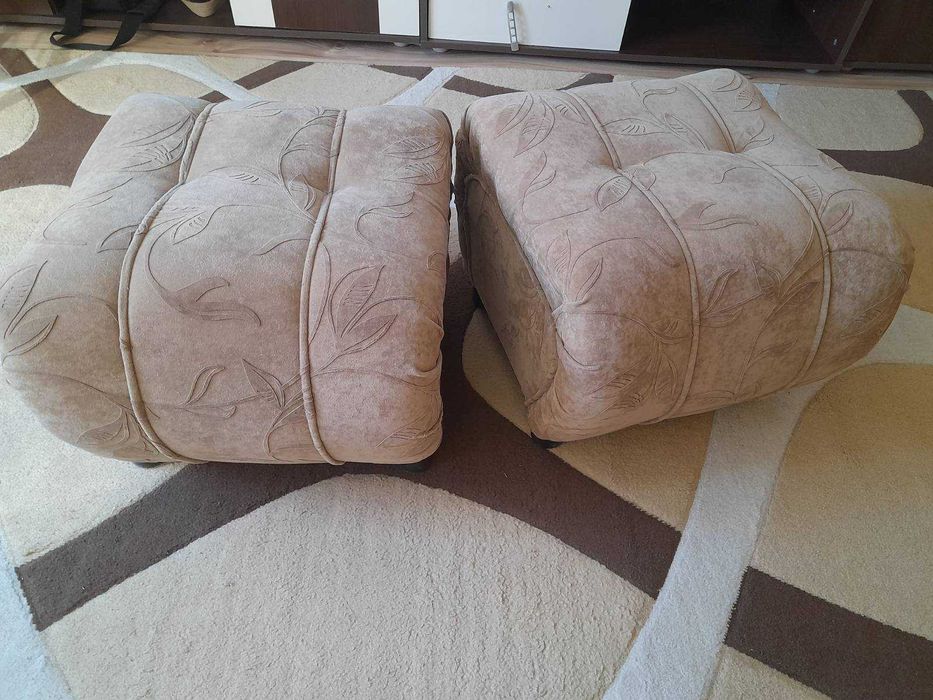 Холна гарнитура - разтегателен диван, 2 бр. фотьойли, 2 бр. табуретки