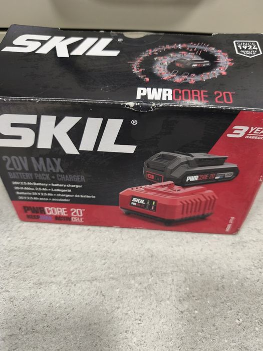 Зарядно за батерии, на машини Skil.