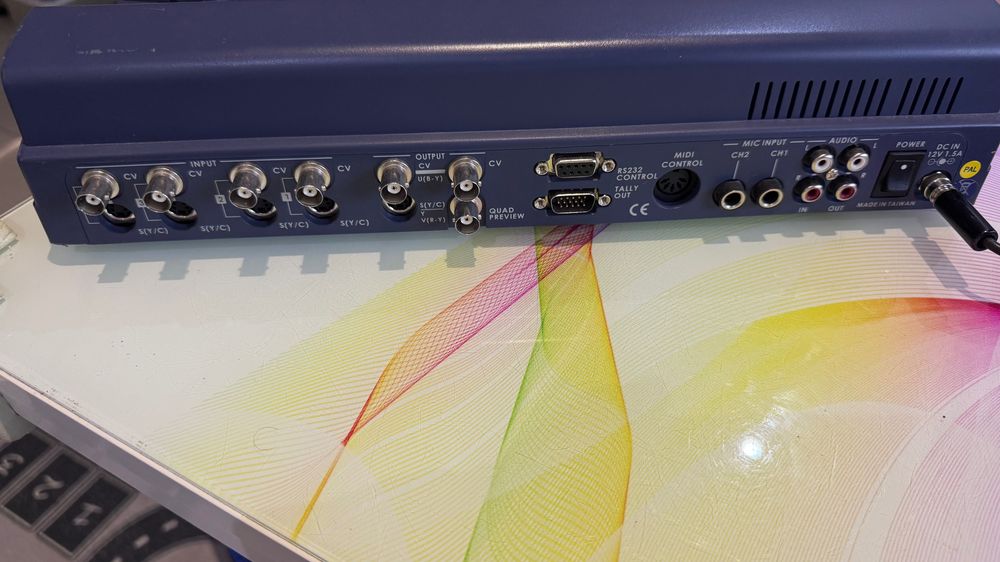 Mixer Video Profesional Datavideo SE-500 (cu mixer audio integrat)