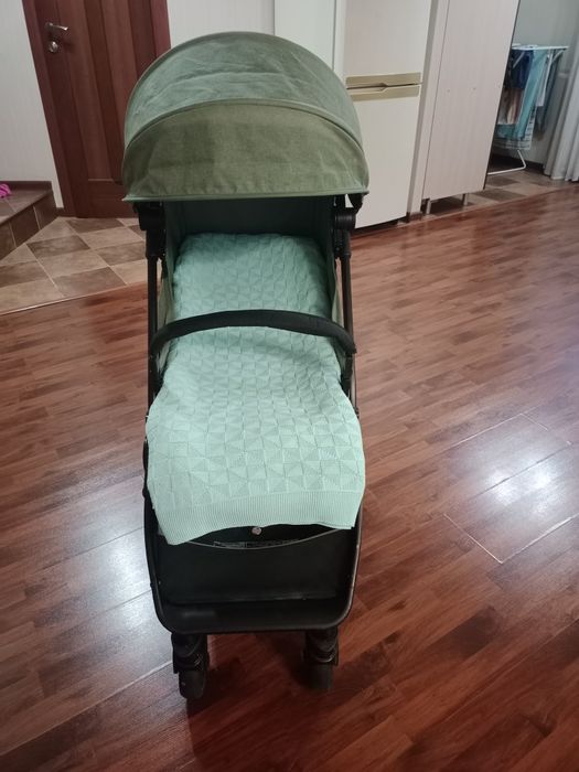 Коляска детская Joie