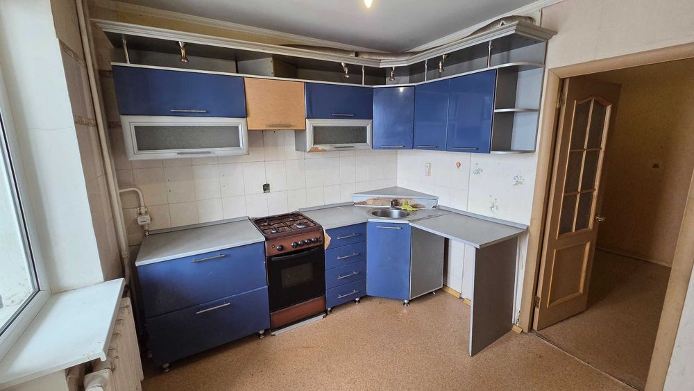 Продам квартиру на 8-м микрорайоне