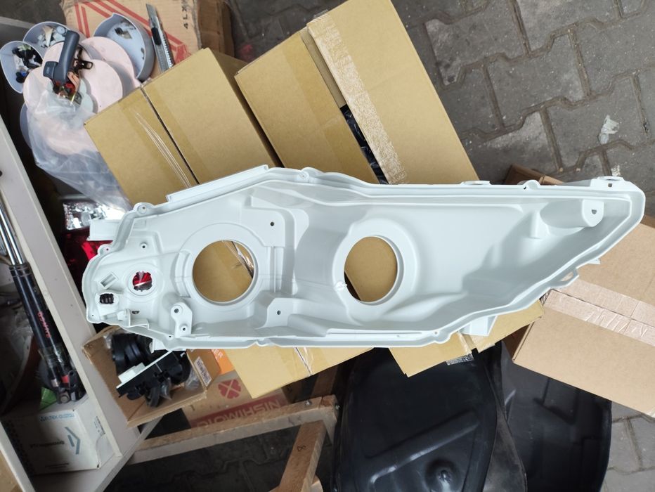 Корпус фара камри