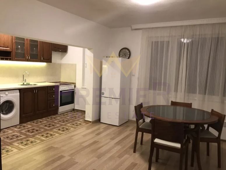 Дава се под наем Четиристаен апартамент в Варна, Нептун - 120 кв.м за 765 € - Снимка #1