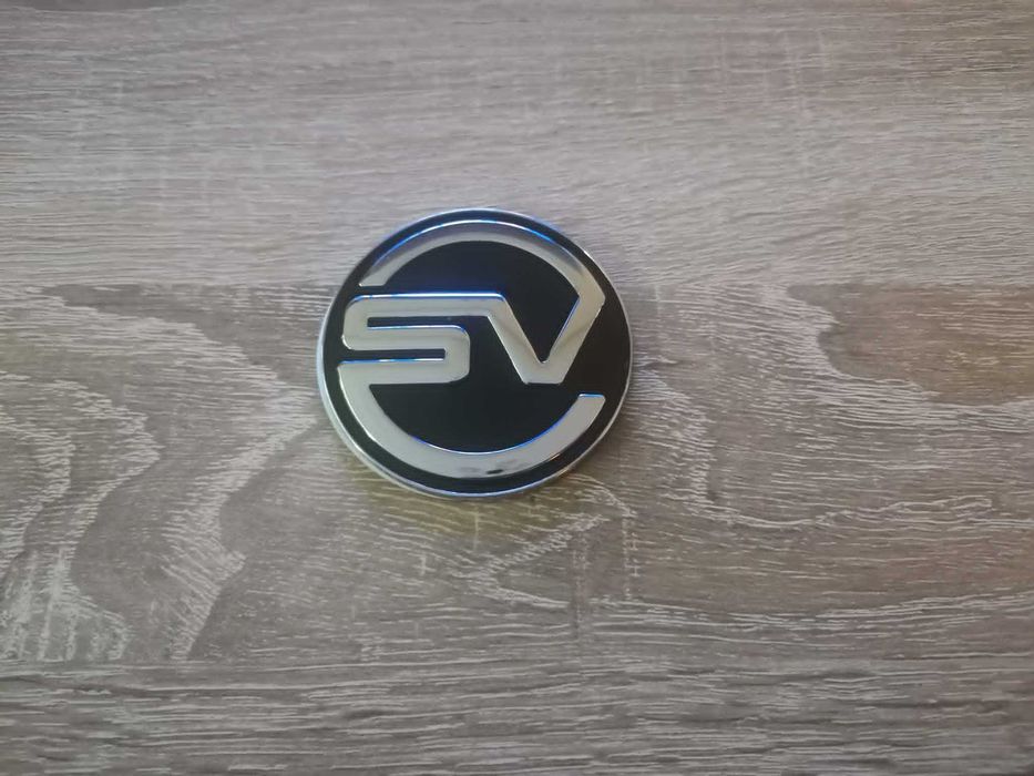 Range Rover SV сребристо с черно емблема нов модел