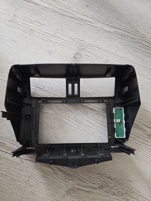 Переходная рамка LC Prado 150 на Android 9"