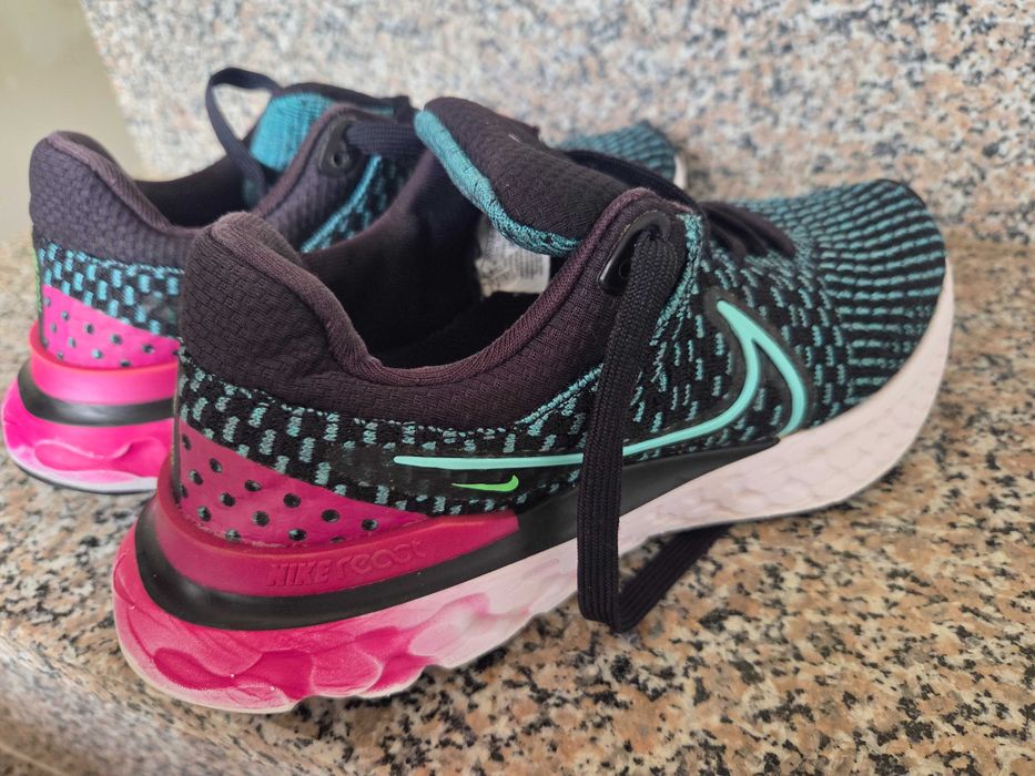 Дамски маратонки Nike 38