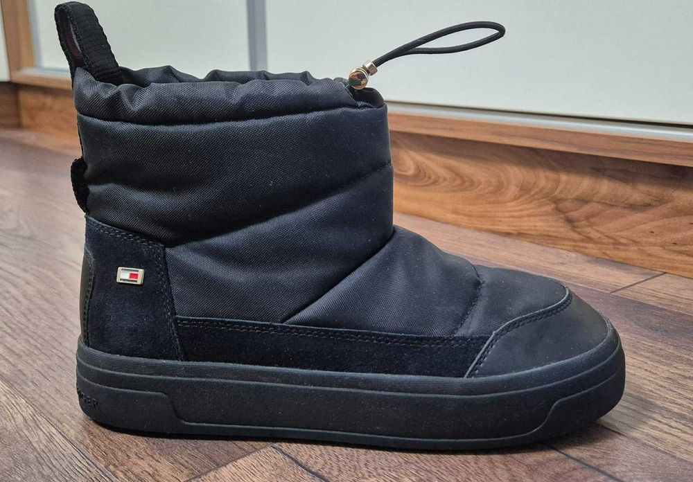 Черни апрески TOMMY HILFIGER