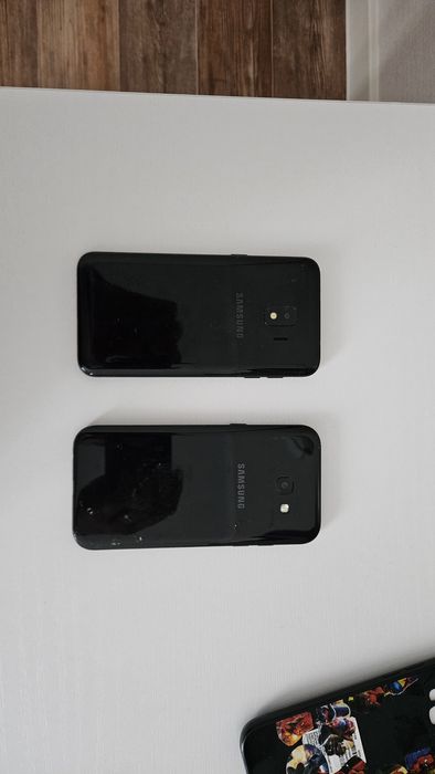 Продам два смартфона Самсунг