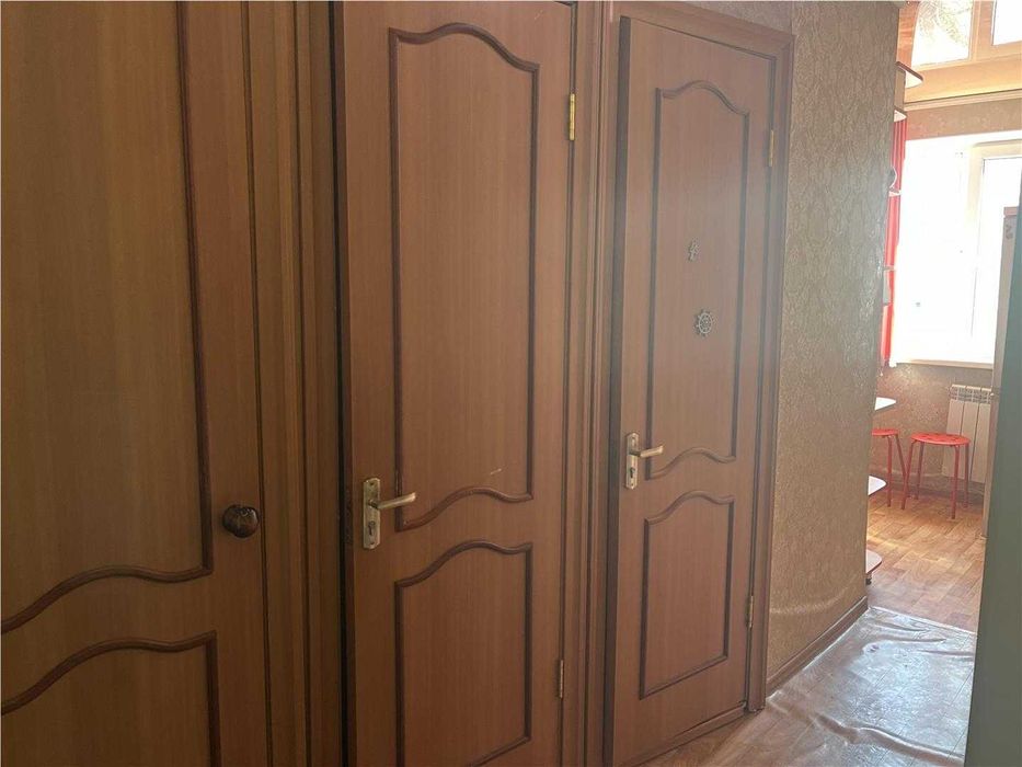 Продам 4 комн квартиру по пр Строителей