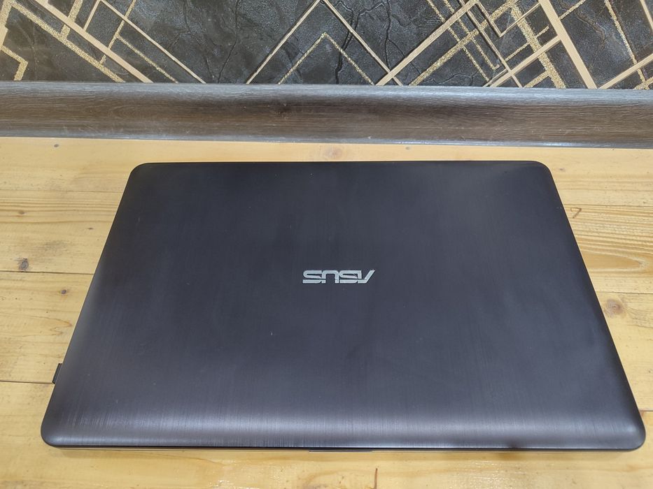 Asus x540s celeron katta ekranlik
