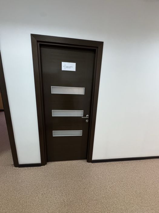 Двери 80см ширина , 8 шт есть