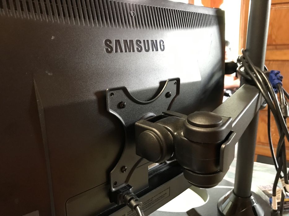 Samsung EX2020 Series Business Monitor x 2+стойка за двата и кабели