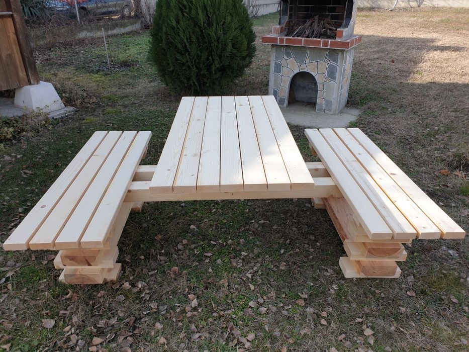 Маси и пейки, масивни дървени комплекти за открито