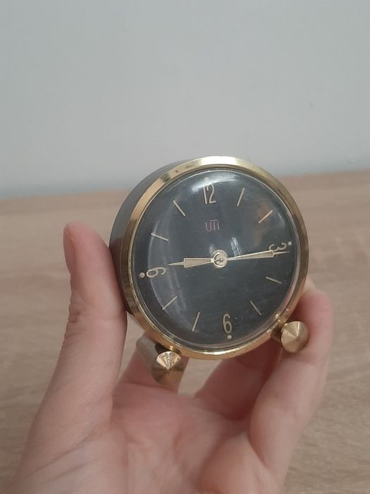 Ceas deșteptător Vintage UTi – Mecanic, Funcțional, Design Mid-Century