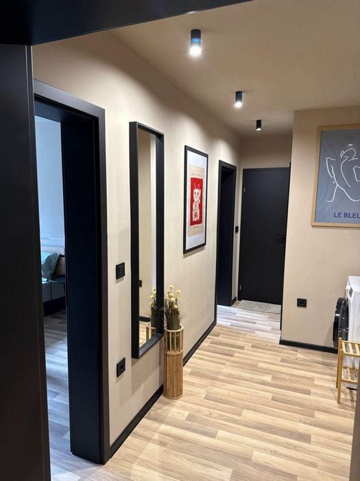 Тристаен апартамент в ж.к. Хиподрума.