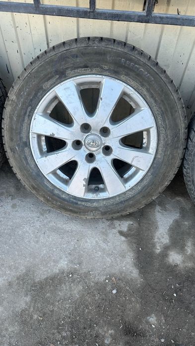 Титанка с шинами на Camry, зимние
Размер: 215/60/R16 95S