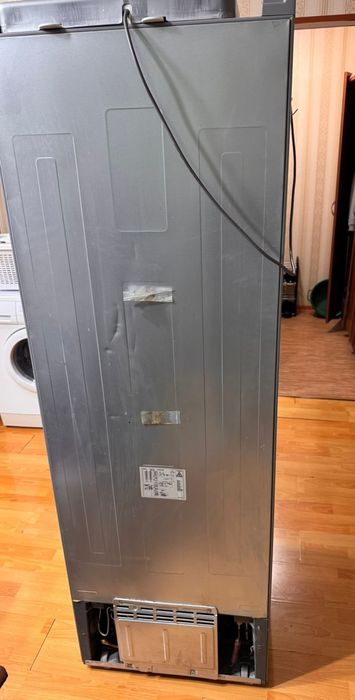 Продаётся холодильник  Самсунг.