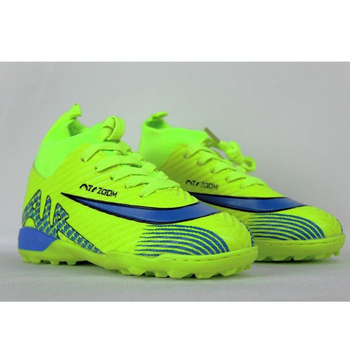 Продам спортивную обувь