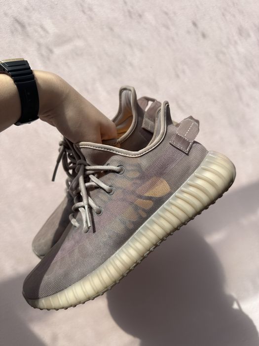 Yeezy Boost 350  V2