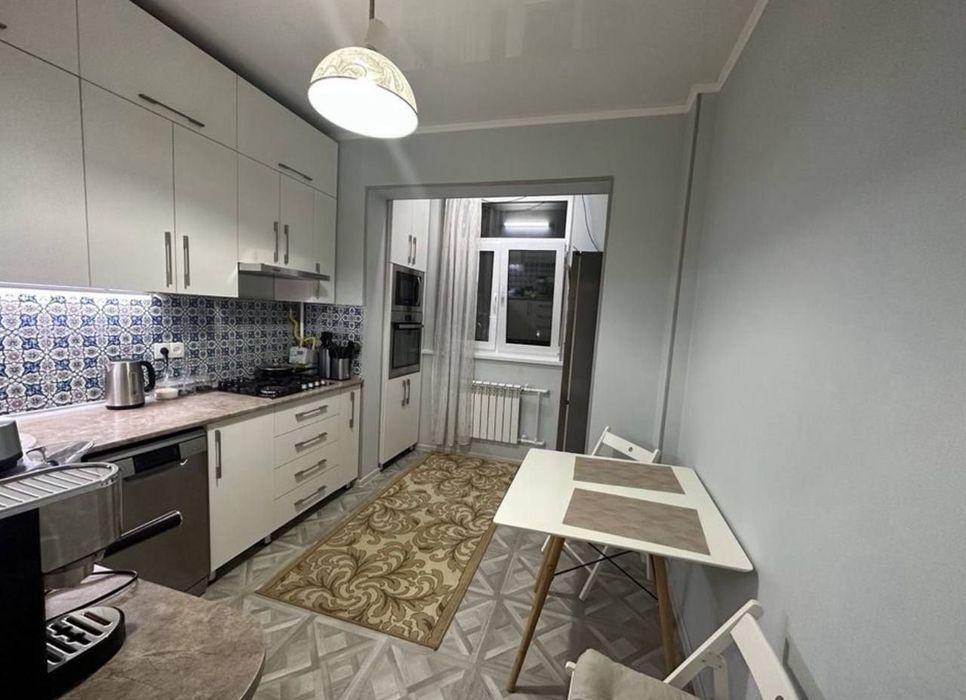 Квартира на Ойбек -Вестминстер 2/7/9 общ пл 60м  с обстановкой