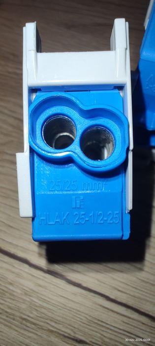 Siguranțe electrice fotovoltaice și conectori