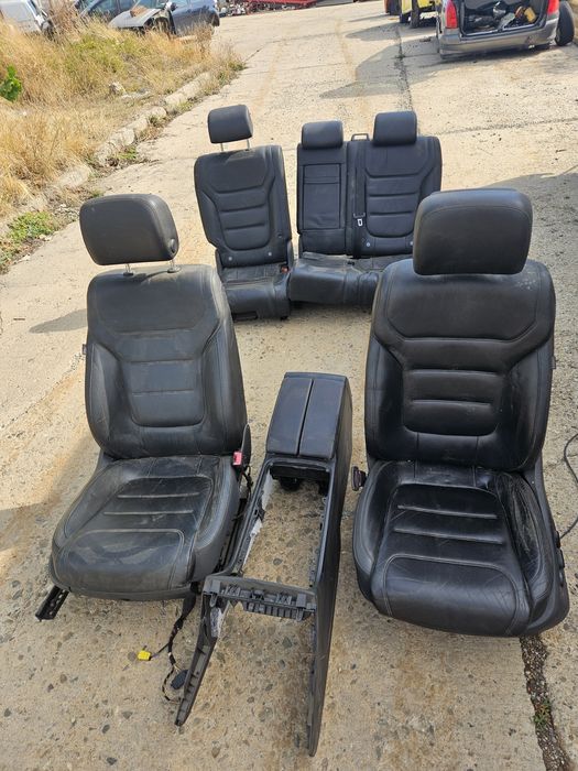 Кожен салон за Vw Tuareg 2013година