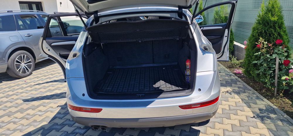 Vând Audi q5 2012